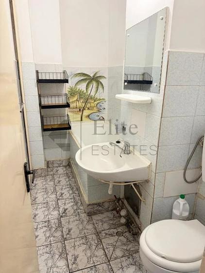 Garsonieră decomandată în Central