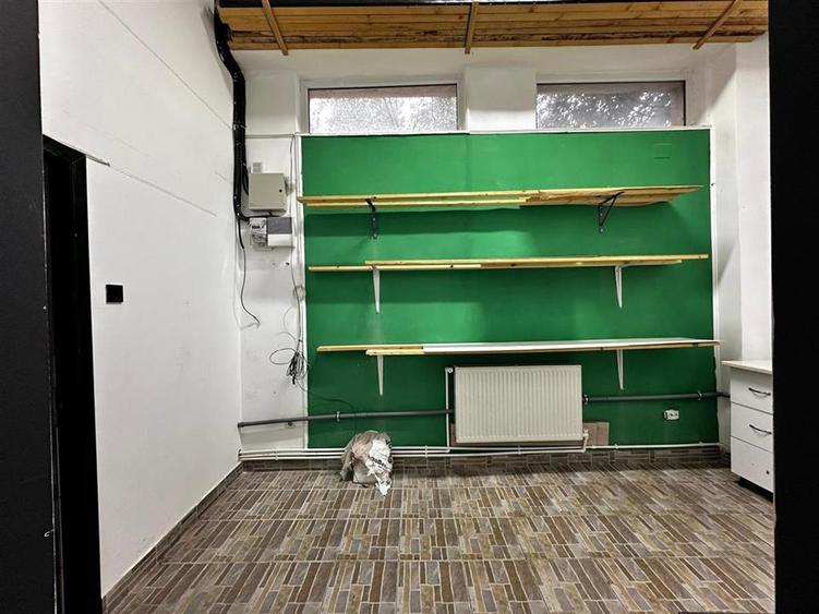Spatiu comercial vitrat, 52mp, sos. Pacurari, zona postei - 13
