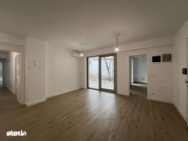 Apartament cu 4 camere în Armeneasca