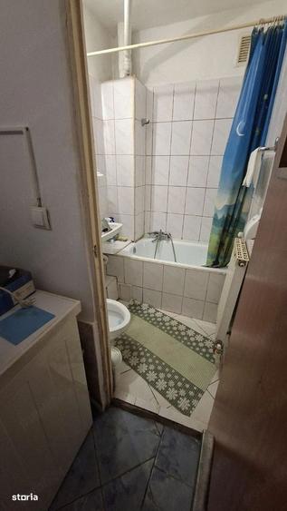 Garsonieră decomandată în Noua