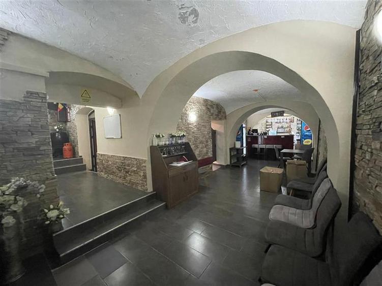Spațiu comercial, de 277 mp, în Ultracentral