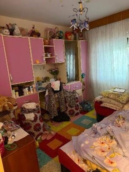 Apartament cu 3 camere decomandat în Salca