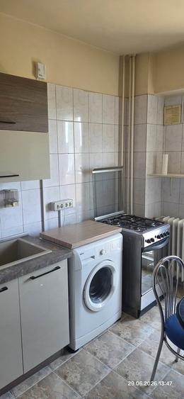 Garsonieră decomandată în Costin Georgian
