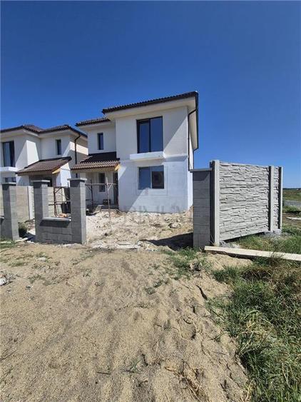Duplex cu 4 camere cu Teren 300 Mp în Moșnița Nouă