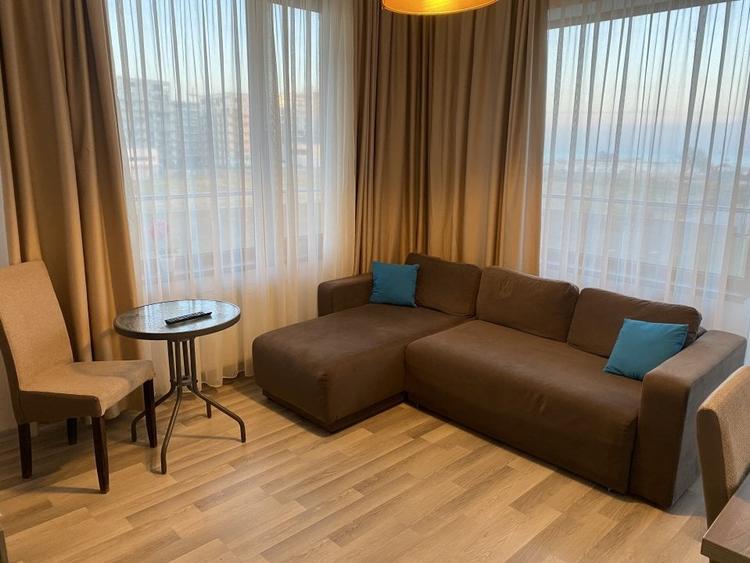 Apartament cu 2 camere semidecomandat, mobilat în Central
