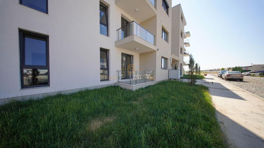 Apartament cu 3 camere semidecomandat în Est