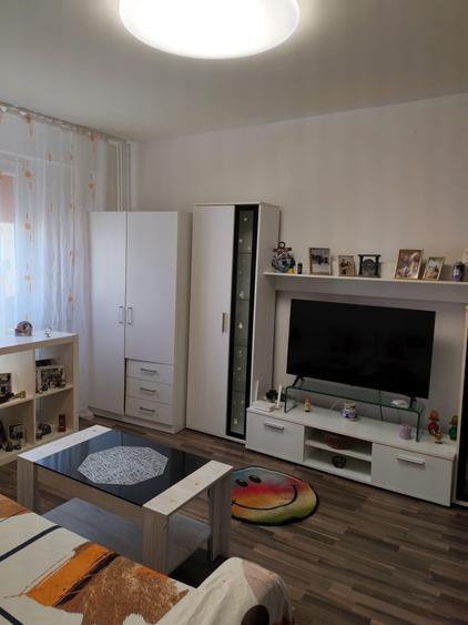 Apartament cu 2 camere semidecomandat, mobilat în Bucur Obor