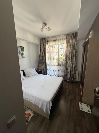 Apartament cu 3 camere decomandat în Rahova