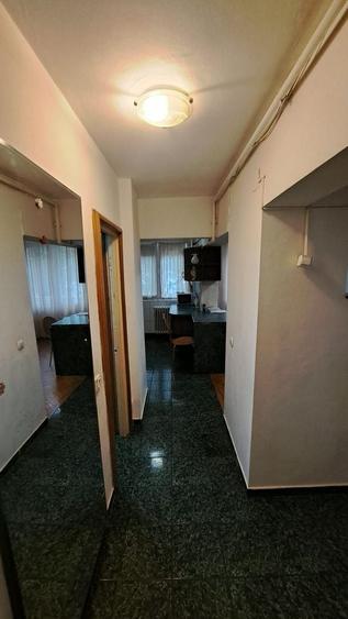 Apartament cu 2 camere semidecomandat, mobilat în Bucur Obor