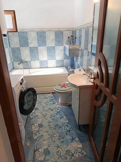 Casă cu 3 camere cu Canalizare în Central