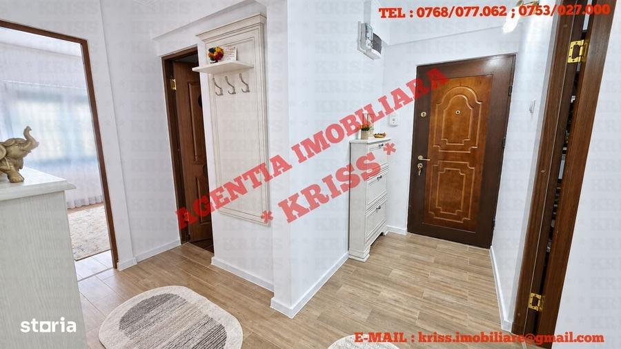 Apartament cu 3 camere decomandat în Prundu