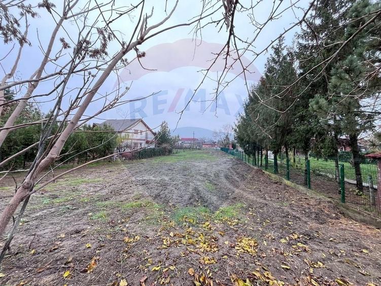 Teren intravilan de 1427 mp, în Nord-Est