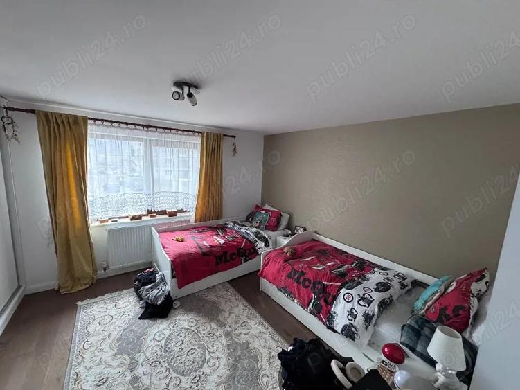 Casă cu 4 camere cu Teren 813 Mp în Central