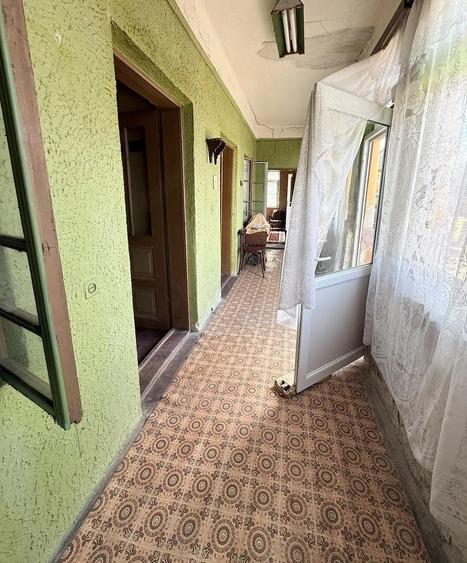 Casă cu 2 camere cu Teren 1200 Mp în Central