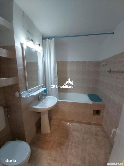 Apartament cu 4 camere decomandat în Calea Călărașilor