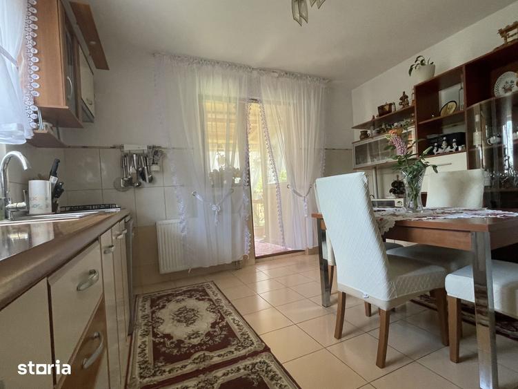 Casă cu 5 camere cu Teren 576 Mp în Central