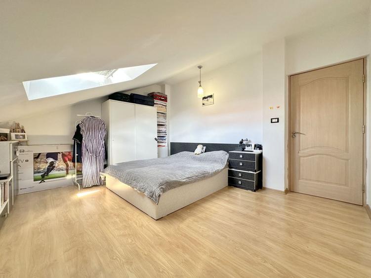 Apartament cu 3 camere semidecomandat în Braytim