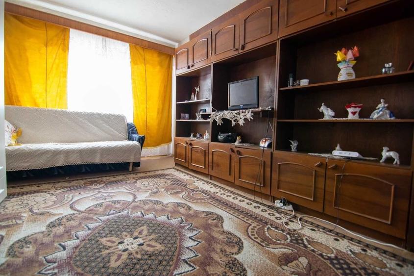 Apartament cu 4 camere decomandat în Exterior Vest