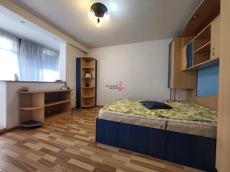 Apartament cu 3 camere decomandat în Ozana