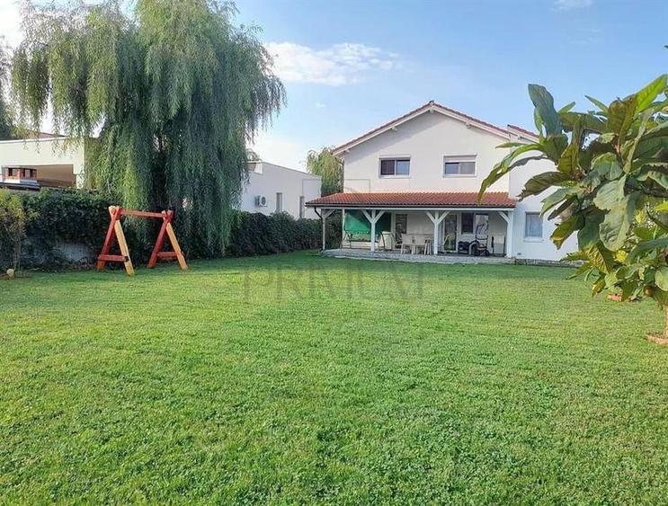 Casă individuală cu 5 camere cu Garaj în Calea Urseni