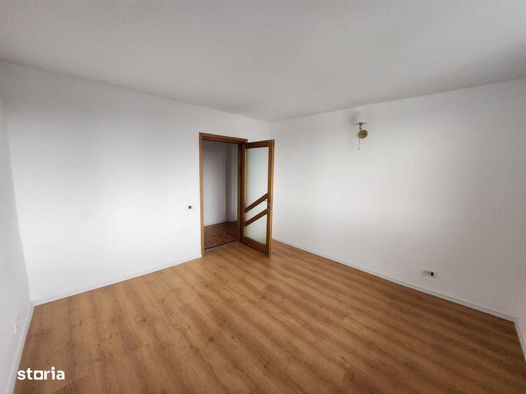 Apartament cu 3 camere decomandat în Nazărioaia