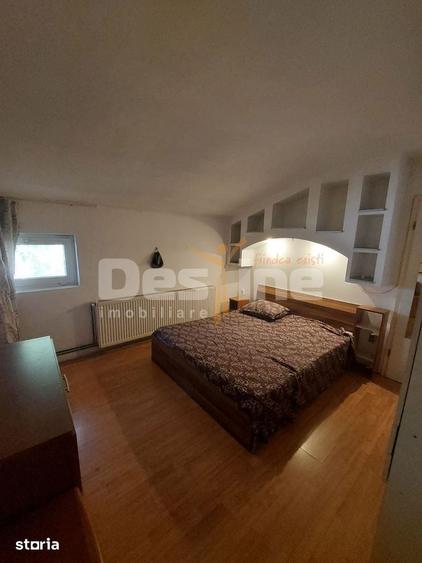 Apartament cu 4 camere decomandat în Girocului