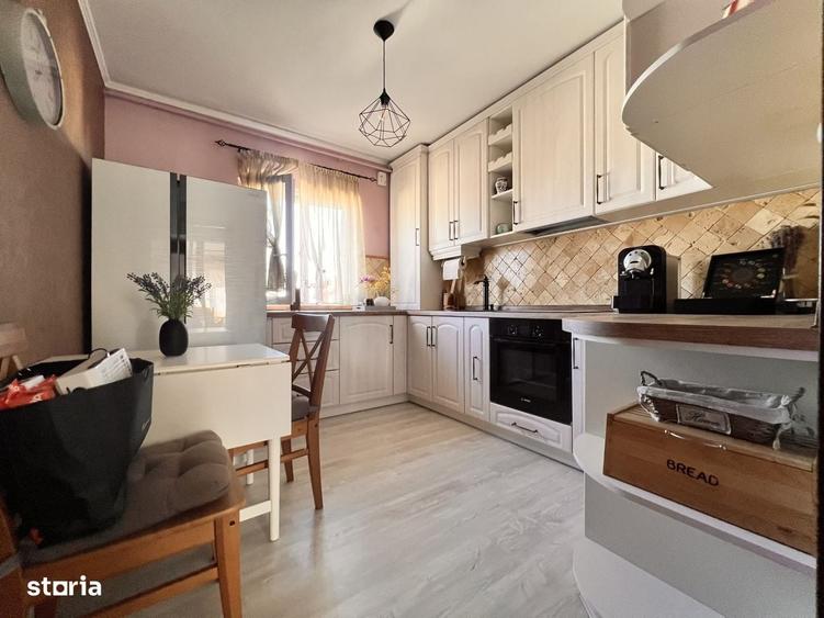 Apartament cu 3 camere semidecomandat în Dâmbovița