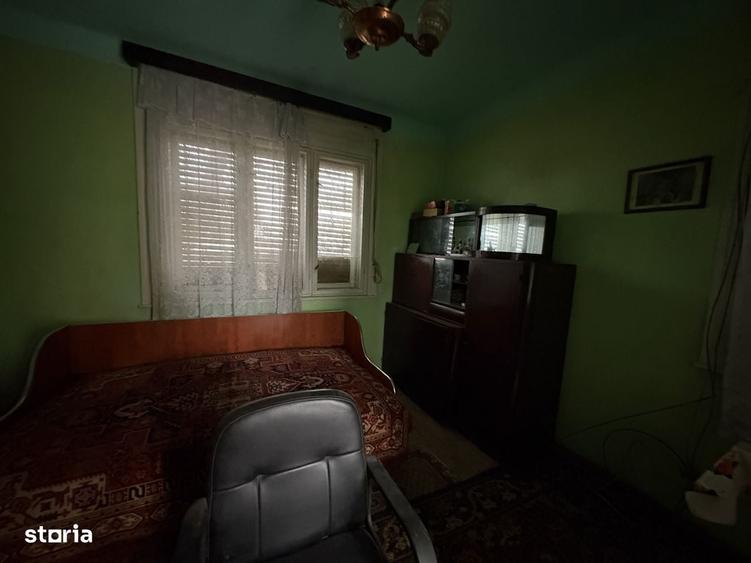 Casă cu 4 camere în Sântion