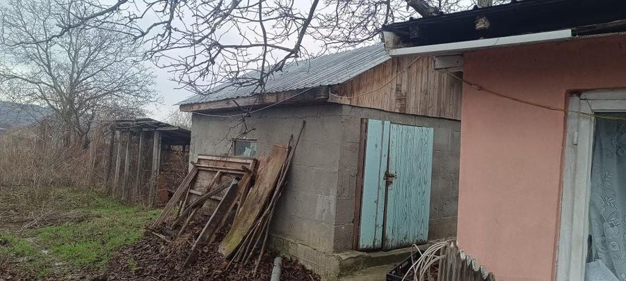 Casă cu 3 camere semidecomandat în Goruni