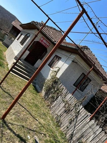 Casă cu 4 camere în Măgureni