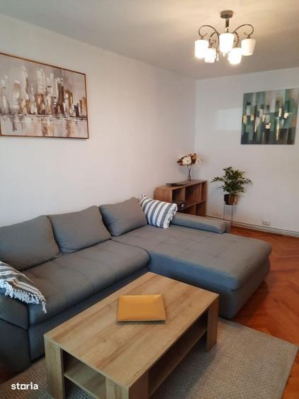 Apartament cu 3 camere în Calea Dumbrăvii