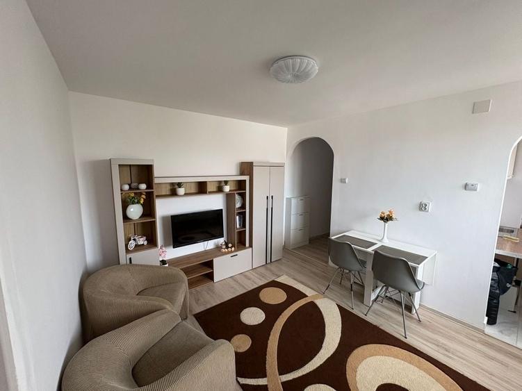 Apartament cu 2 camere semidecomandat în Central