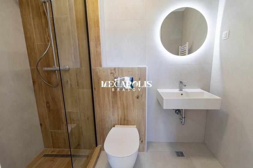 Apartament cu 3 camere decomandat în Tractorul