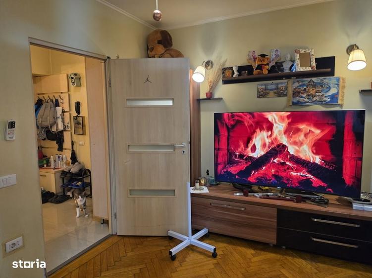Apartament cu 3 camere semidecomandat în Basarabia