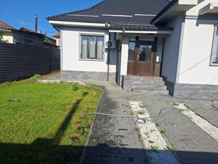 Casă cu 3 camere cu Teren 384 Mp în Central