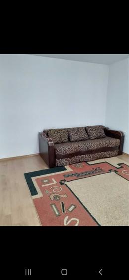Garsonieră decomandată în Apărătorii Patriei