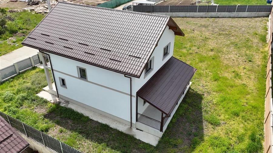 Casă individuală cu 5 camere cu Canalizare în Valea Lupului