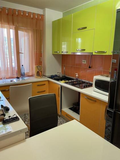 Apartament cu 2 camere decomandat în Petros