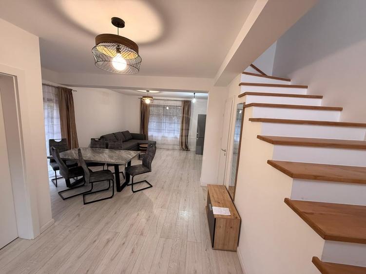 Casă cu 4 camere cu Teren 250 Mp în Central