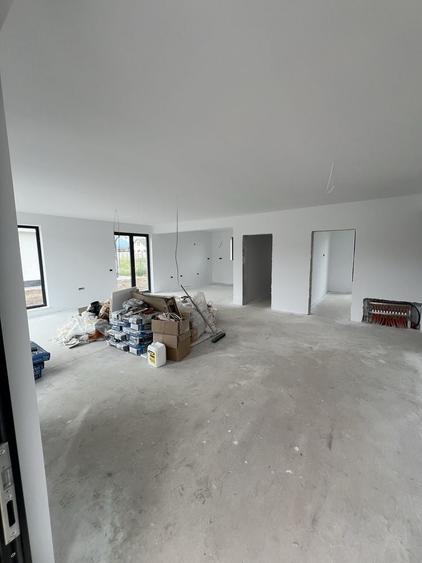 Casă cu 3 camere în Cristian