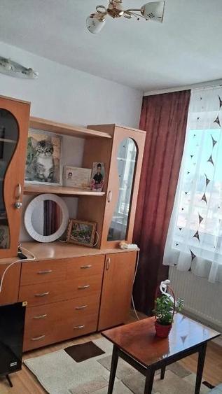 Garsonieră semidecomandată în Casa de Cultură