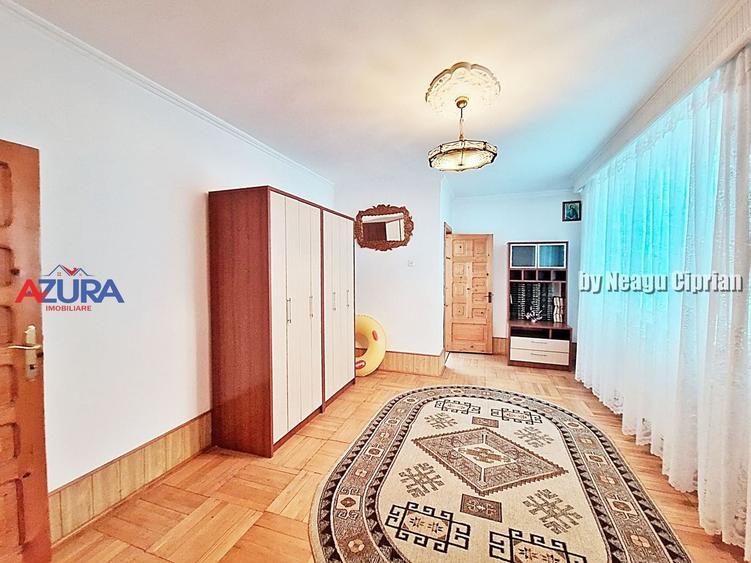 Casă individuală cu 10 camere cu Canalizare în Exercițiu