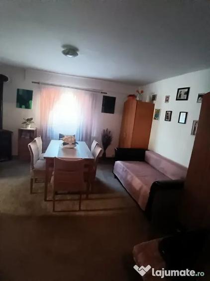 Casă cu 4 camere cu Teren 2300 Mp în Valea Borcutului