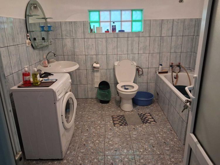 Casă cu 4 camere în Săbăoani