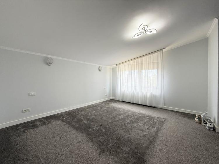Duplex cu 7 camere cu Canalizare în Cumpăna