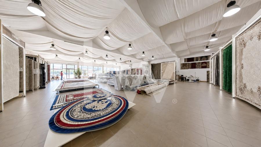 Spațiu comercial, de 443 mp, în Bartolomeu
