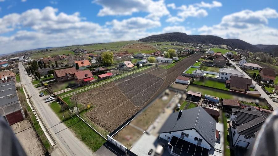 Teren Construcții intravilan de 10262 mp, în Nord-Est