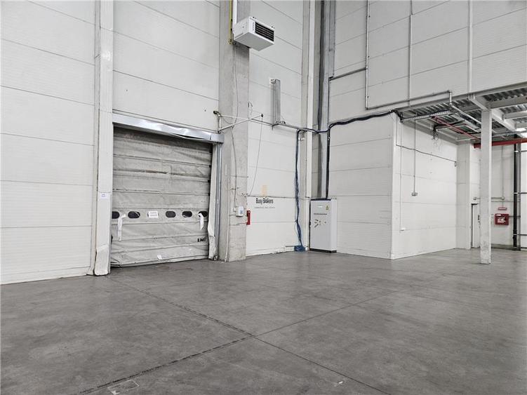 Spațiu industrial, de 3,200 mp, în Est
