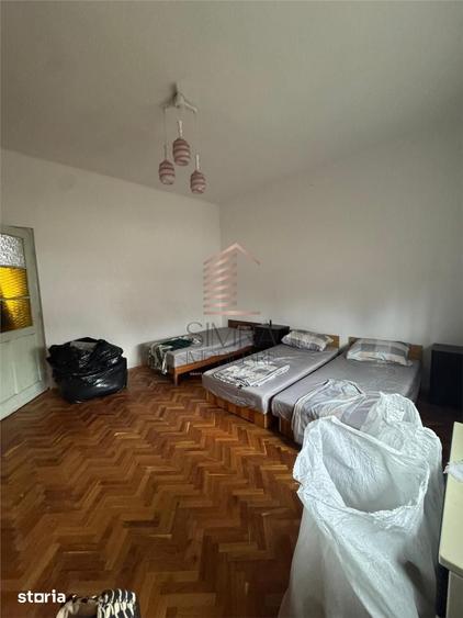 Casă cu 4 camere cu Teren 2000 Mp în Vest