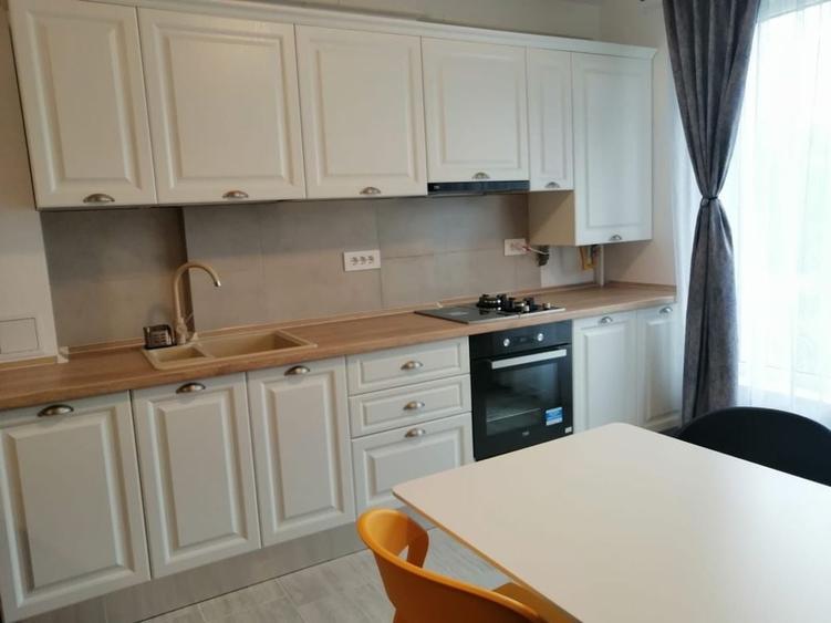 Apartament cu 2 camere decomandat în Cârlig